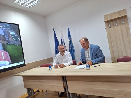 Blisk_podpis pogodbe